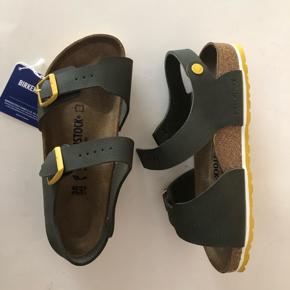 Birkenstock adjustable khaki yellow bottom sandal. Size: 39, 38, 8, 8.5,  7, 7.5 - Picture 10 of 12